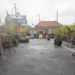 Poshtel Hostel